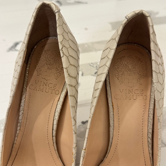 Vince Camuto Savilla Snake Embossed Design Dress Pumps - Picture 5 of 14